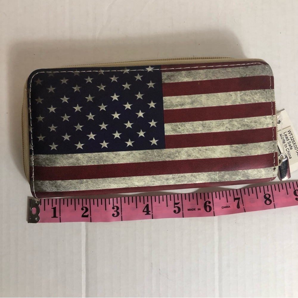 Bijorca American Flag Wallet with Zipper Pouch and Card Slot. NEW WITH TAGS